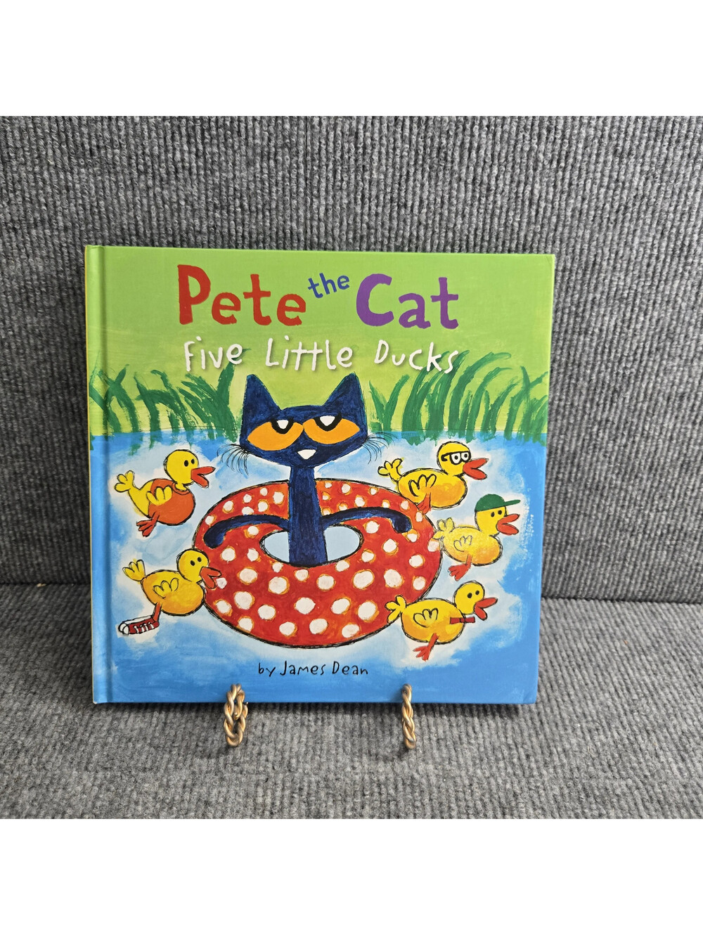 Pete the Cat: Five Little Ducks Paperback James Dean